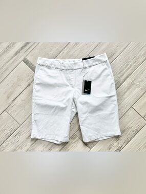 NEW! Nike Women’s White Bermuda Golf Shorts - size 8